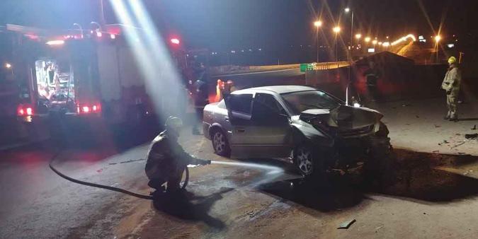 Policial civil perdeu o controle e bateu o carro na Ponte do Bragueto(foto: Divulgação/CBMDF) Policial civil perdeu o controle e bateu o carro na Ponte do Bragueto(foto: Divulgação/CBMDF)