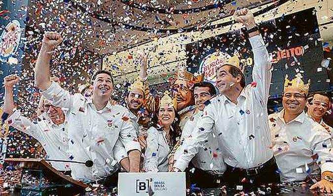Início dos negócios com papéis da Burger King, uma das nove empresas brasileiras que buscaram recursos na bolsa de valores (foto: Divulgação/BM&FBovespa ) Início dos negócios com papéis da Burger King, uma das nove empresas brasileiras que buscaram recursos na bolsa de valores (foto: Divulgação/BM&FBovespa )
