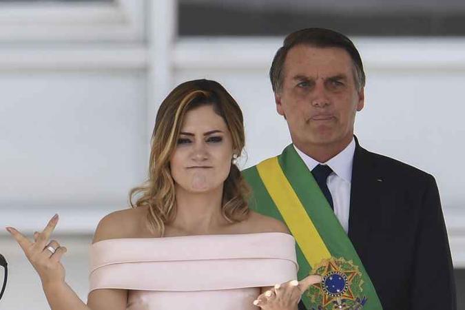 Michelle Bolsonaro discursou em Libras na posse, dando esperança às pessoas com deficiência(foto: Evaristo Sá/AFP) Michelle Bolsonaro discursou em Libras na posse, dando esperança às pessoas com deficiência(foto: Evaristo Sá/AFP)