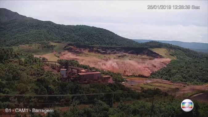 Vídeo mostra o momento exato em que barragem da Vale se rompe em Brumadinho (foto: Reprodução/TV Globo) Vídeo mostra o momento exato em que barragem da Vale se rompe em Brumadinho (foto: Reprodução/TV Globo)