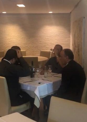 Encontro do bispo dom José Ronaldo Ribeiro e do juiz eclesiástico padre Juiz Eclesiástico Thiago Wenceslau em restaurante no Lago Sul(foto: MPGO/Divulgação) Encontro do bispo dom José Ronaldo Ribeiro e do juiz eclesiástico padre Juiz Eclesiástico Thiago Wenceslau em restaurante no Lago Sul(foto: MPGO/Divulgação)