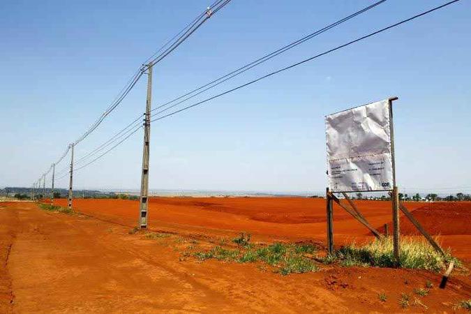 A área do Polo JK, em Santa Maria, é uma das regiões direcionadas para o desenvolvimento do DF, encaixando-se na intenção de fomentar o emprego(foto: Claudio Reis/Esp. CB/D.A Press ) A área do Polo JK, em Santa Maria, é uma das regiões direcionadas para o desenvolvimento do DF, encaixando-se na intenção de fomentar o emprego(foto: Claudio Reis/Esp. CB/D.A Press )