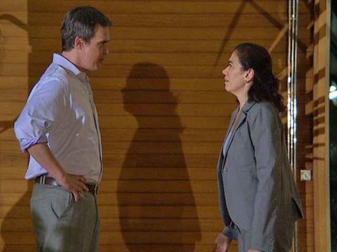 O casal terá mais um momento íntimo (foto: TV Globo/Reprodução) O casal terá mais um momento íntimo (foto: TV Globo/Reprodução)