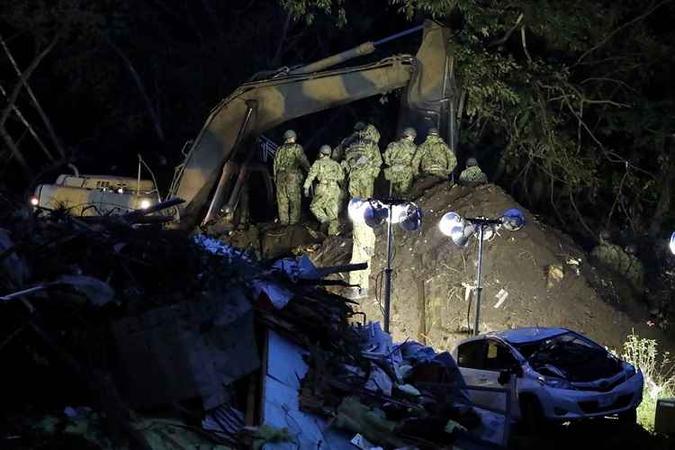 A pequena localidade de Atsuma, próxima ao epicentro do tremor, foi a que mais sofreu, com 14 mortos(foto: Jiji Press / AFP) A pequena localidade de Atsuma, próxima ao epicentro do tremor, foi a que mais sofreu, com 14 mortos(foto: Jiji Press / AFP)