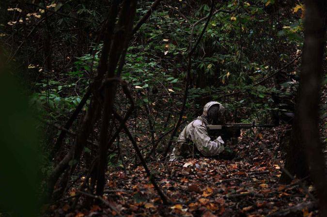 O airsoft é uma novidade. O jogo é semelhante ao paintball, com muita ação(foto: Michael Emanuel/Flickr) O airsoft é uma novidade. O jogo é semelhante ao paintball, com muita ação(foto: Michael Emanuel/Flickr)