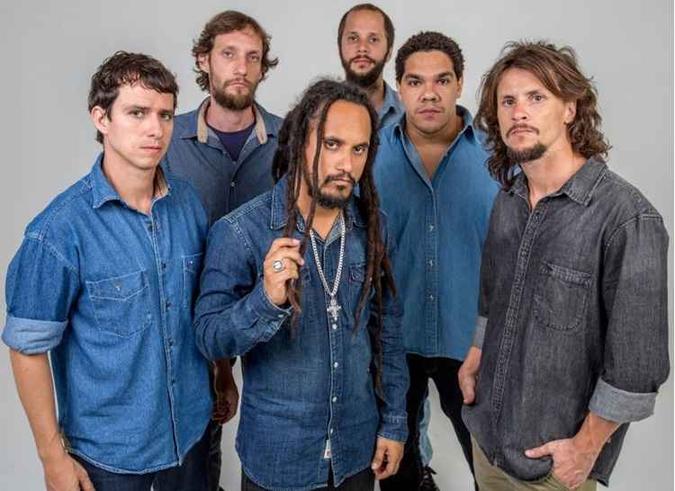 A banda Ponto de Equilíbrio é a principal atração da Festa Burning, no Centro Comunitário Athos Bulcão(foto: Objetiva Comunicação/Divulgação ) A banda Ponto de Equilíbrio é a principal atração da Festa Burning, no Centro Comunitário Athos Bulcão(foto: Objetiva Comunicação/Divulgação )