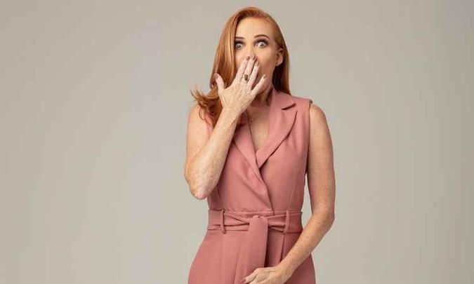 Sucesso no Youtube, a sexóloga Cátia Damasceno reproduz em seu primeiro livro o bom humor ao falar sobre sexualidade feminina(foto: Rodrigo Takeshi/HarperCollins/Divulgação ) Sucesso no Youtube, a sexóloga Cátia Damasceno reproduz em seu primeiro livro o bom humor ao falar sobre sexualidade feminina(foto: Rodrigo Takeshi/HarperCollins/Divulgação )