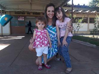 Gisele Magliano vacinou hoje a filha Gabriela, de 1 ano e 7 meses, em um dos centros de saúde do Cruzeiro(foto: Juliana Andrade / ) Gisele Magliano vacinou hoje a filha Gabriela, de 1 ano e 7 meses, em um dos centros de saúde do Cruzeiro(foto: Juliana Andrade / )