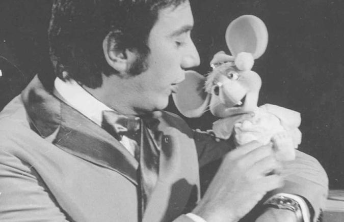 Com o ratinho Topo GigioTV Globo/Reprodução Com o ratinho Topo GigioTV Globo/Reprodução