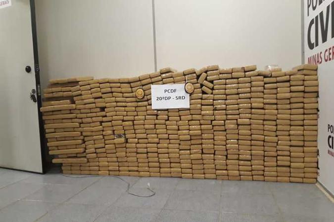 Criminosos estocaram 750 quilos de droga em Uberlândia(foto: Polícia Civil/Divulgação) Criminosos estocaram 750 quilos de droga em Uberlândia(foto: Polícia Civil/Divulgação)