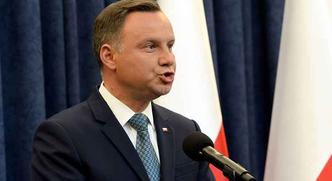 O presidente da Polônia, Andrzej Duda, ao anunciar que irá vetar as reformas judiciais, em Varsóvia (foto: Janek Skarynski/ AFP - 24/7/2017) O presidente da Polônia, Andrzej Duda, ao anunciar que irá vetar as reformas judiciais, em Varsóvia (foto: Janek Skarynski/ AFP - 24/7/2017)