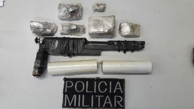 Material encontrado pela PM na casa dos suspeitos(foto: PMDF/Divulgação) Material encontrado pela PM na casa dos suspeitos(foto: PMDF/Divulgação)