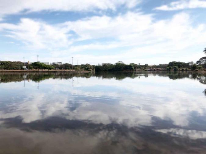 Além da máxima de 34ºC, o DF terá umidade relativa do ar entre 70% e 15%(foto: Ana Rayssa/Esp. CB/D.A Press) Além da máxima de 34ºC, o DF terá umidade relativa do ar entre 70% e 15%(foto: Ana Rayssa/Esp. CB/D.A Press)