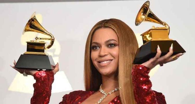 A cantora já ganhou 22 Grammys durante a carreira(foto: ROBYN BECK) A cantora já ganhou 22 Grammys durante a carreira(foto: ROBYN BECK)