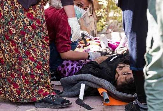 Equipe médica do hospital Tal Tamr trabalha durante bombardeios turcos na área em torno da cidade curda síria de Ras al-Ain.(foto: Natalia Sancha/AFP) Equipe médica do hospital Tal Tamr trabalha durante bombardeios turcos na área em torno da cidade curda síria de Ras al-Ain.(foto: Natalia Sancha/AFP)
