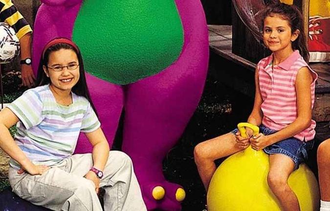 Selena e Demi no programa 'Barney e seus amigos', onde contracenaram pela primeira vez(foto: Discovery Kids/Divulgação) Selena e Demi no programa 'Barney e seus amigos', onde contracenaram pela primeira vez(foto: Discovery Kids/Divulgação)