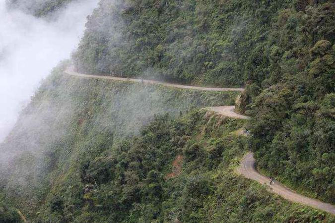 A trilha sinuosa tem várias curvas próximas a desfiladeiros: perigo (foto: Wikimedia/Divulgação) A trilha sinuosa tem várias curvas próximas a desfiladeiros: perigo (foto: Wikimedia/Divulgação)