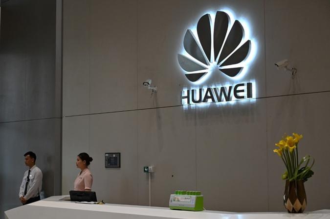 A Huawei foi atingida em 13 de fevereiro de 2020 com novas acusações criminais nos Estados Unidos. (foto: HECTOR RETAMAL / AFP) A Huawei foi atingida em 13 de fevereiro de 2020 com novas acusações criminais nos Estados Unidos. (foto: HECTOR RETAMAL / AFP)
