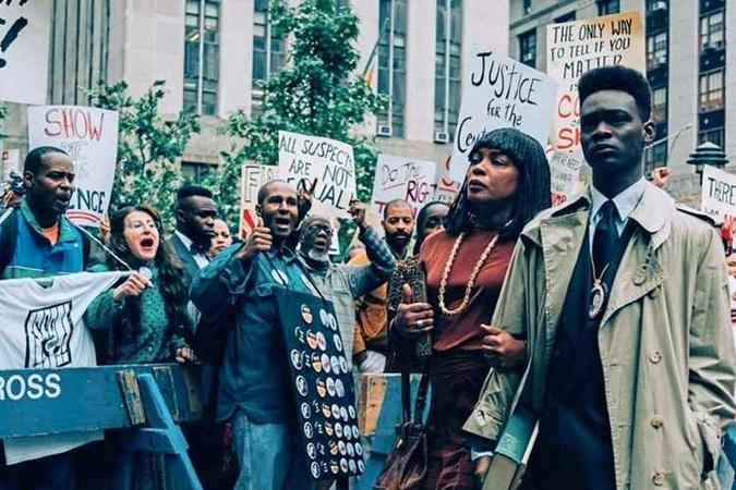 Todos os episódios da série 'Olhos que condenam' estão disponíveis na Netflix(foto: Netflix/Divulgação) Todos os episódios da série 'Olhos que condenam' estão disponíveis na Netflix(foto: Netflix/Divulgação)