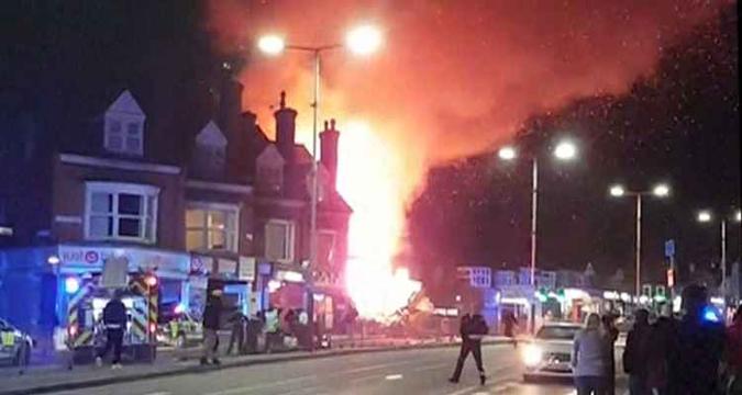 O prédio de dois andares, em Leicester, era parte comercial e parte residencial(foto: Graeme Hudson/ AFP) O prédio de dois andares, em Leicester, era parte comercial e parte residencial(foto: Graeme Hudson/ AFP)