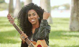 Andressa Sousa comanda o show World Music 2 em projeto, no Boulevard(foto: Objetiva Comunicação/Divulgação) Andressa Sousa comanda o show World Music 2 em projeto, no Boulevard(foto: Objetiva Comunicação/Divulgação)