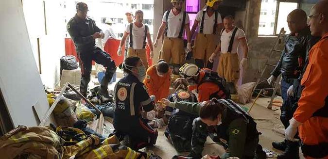 Bombeiros chegaram a socorrer a vítimas, mas o homem não sobreviveu(foto: CBMDF/Divulgação) Bombeiros chegaram a socorrer a vítimas, mas o homem não sobreviveu(foto: CBMDF/Divulgação)
