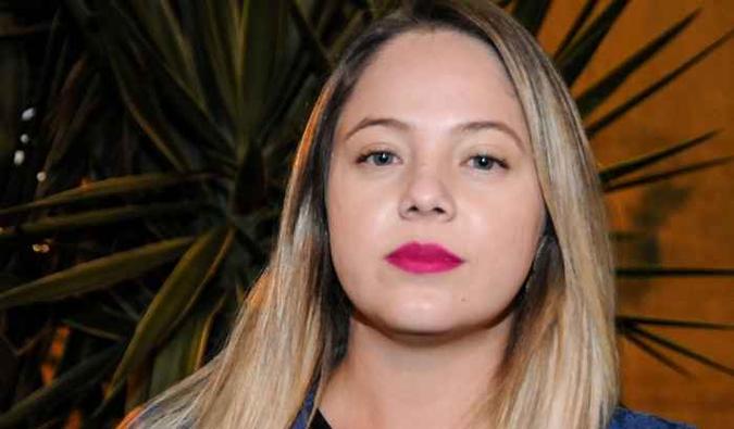 Fabiane Cordova Tolentino, 31 anos, que saiu de Miami, nos Estados Unidos, rumo a Brasília e, ao chegar, se deparou com a mala quebrada e objetos furtados(foto: Bárbara Cabral/ Esp.CB/ DA.Press) Fabiane Cordova Tolentino, 31 anos, que saiu de Miami, nos Estados Unidos, rumo a Brasília e, ao chegar, se deparou com a mala quebrada e objetos furtados(foto: Bárbara Cabral/ Esp.CB/ DA.Press)