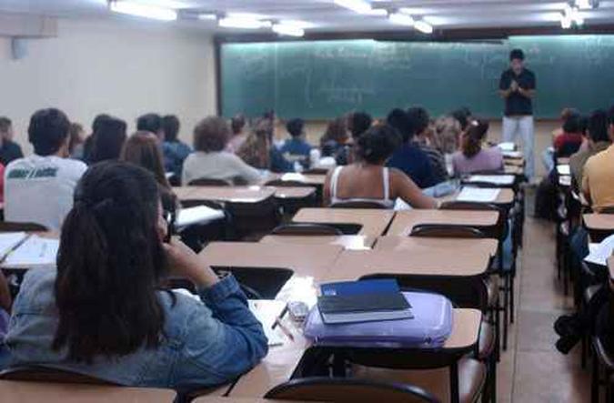 Cursinhos mantêm rotina, e novos certames podem ainda ser anunciados(foto: Iano Andrade/CB/D.A Press) Cursinhos mantêm rotina, e novos certames podem ainda ser anunciados(foto: Iano Andrade/CB/D.A Press)