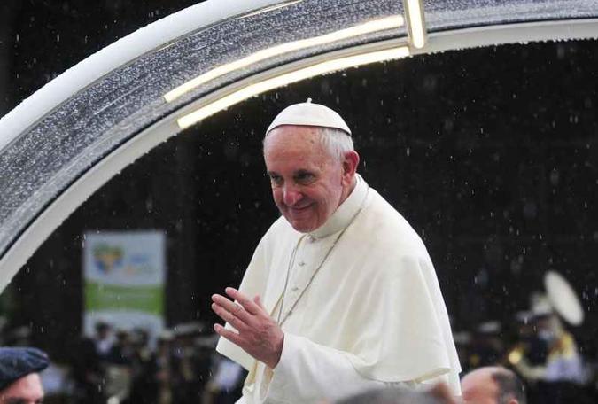 A renúncia foi anunciada com uma breve nota oficial do Vaticano, sem muitos detalhes(foto: Ed Alves/CB/D.A Press) A renúncia foi anunciada com uma breve nota oficial do Vaticano, sem muitos detalhes(foto: Ed Alves/CB/D.A Press)
