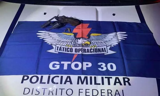 Gláucia foi morta na noite de sexta-feira (15/11), em casa, na Chácara 2 do Sol Nascente. No outro dia, o principal suspeito, ex-companheiro dela, foi morto com um tiro(foto: PMDF/Divulgação) Gláucia foi morta na noite de sexta-feira (15/11), em casa, na Chácara 2 do Sol Nascente. No outro dia, o principal suspeito, ex-companheiro dela, foi morto com um tiro(foto: PMDF/Divulgação)