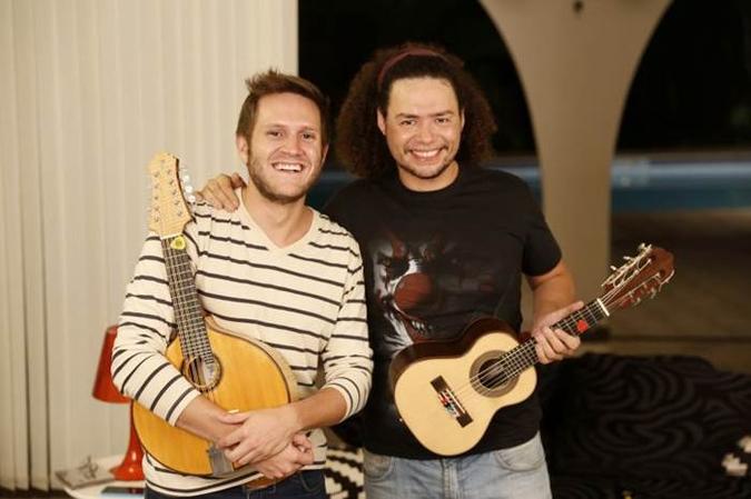 O talentoso duo Victor Angeleas e Márcio Marinho se apresenta hoje e amanhã no Clube do Choro(foto: Clara Angeleas/ Divulgação) O talentoso duo Victor Angeleas e Márcio Marinho se apresenta hoje e amanhã no Clube do Choro(foto: Clara Angeleas/ Divulgação)