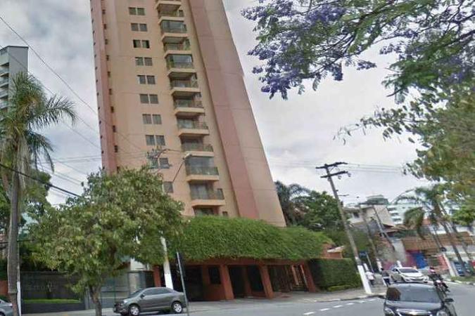 Fachada do edifício onde um casal e os dois filhos, uma criança e um adolescente, morreram intoxicados(foto: reproduçao/Google) Fachada do edifício onde um casal e os dois filhos, uma criança e um adolescente, morreram intoxicados(foto: reproduçao/Google)