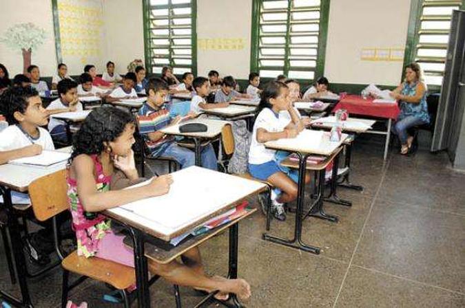 Atualmente, 5 mil professores substitutos de diversas disciplinas trabalham na rede pública: planejamento pretende sanar o deficit de profissionais (foto: Zuleika de Souza/CB/D.A Press) Atualmente, 5 mil professores substitutos de diversas disciplinas trabalham na rede pública: planejamento pretende sanar o deficit de profissionais (foto: Zuleika de Souza/CB/D.A Press)