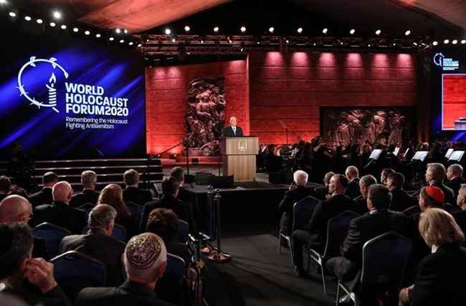 Líderes mundiais viajaram para Israel nesta semana para marcar 75 anos desde que o Exército Vermelho libertou Auschwitz, o campo de extermínio onde os nazistas mataram mais de um milhão de judeus.(foto: Abir SULTAN / POOL / AFP) Líderes mundiais viajaram para Israel nesta semana para marcar 75 anos desde que o Exército Vermelho libertou Auschwitz, o campo de extermínio onde os nazistas mataram mais de um milhão de judeus.(foto: Abir SULTAN / POOL / AFP)