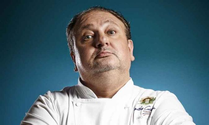 O apresentador 'MasterChef' anunciou a gravidez da mulher durante a final da quinta temporada do programa(foto: Fox Life/Divulgação) O apresentador 'MasterChef' anunciou a gravidez da mulher durante a final da quinta temporada do programa(foto: Fox Life/Divulgação)