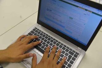 O pedido de parcelamento deverá ser apresentado a partir de hoje até 2 de outubro de 2017, das 8h às 20h, horário de Brasília, por meio do site da Receita Federal(foto: Marcello Casal Jr./Agência Brasil) O pedido de parcelamento deverá ser apresentado a partir de hoje até 2 de outubro de 2017, das 8h às 20h, horário de Brasília, por meio do site da Receita Federal(foto: Marcello Casal Jr./Agência Brasil)