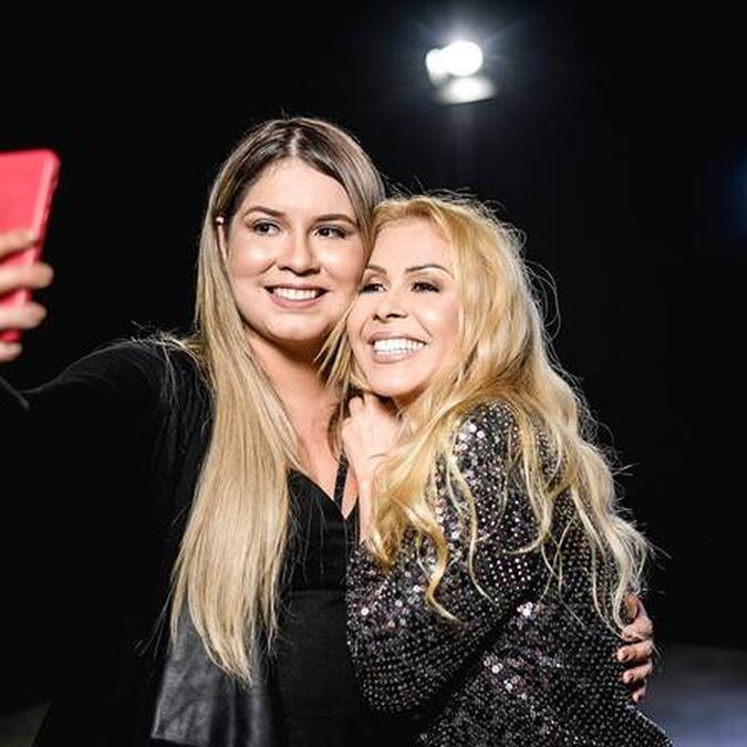 As cantoras Joelma e Marília Mendonça cantam juntas a música 'Perdeu a razão'(foto: Instagram/Reprodução) As cantoras Joelma e Marília Mendonça cantam juntas a música 'Perdeu a razão'(foto: Instagram/Reprodução)