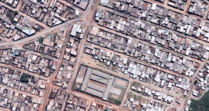 Segundo as investigações da Polícia Civil, iniciadas em 2011, os milicianos tomavam chácaras, loteavam e vendiam os terrenos no Sol Nascente(foto: googlemaps/reproduçao) Segundo as investigações da Polícia Civil, iniciadas em 2011, os milicianos tomavam chácaras, loteavam e vendiam os terrenos no Sol Nascente(foto: googlemaps/reproduçao)