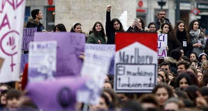 A Espanha tem tido destaque na luta feminista em razão de uma lei contra a violência sexista adotada em 2004(foto: OSCAR DEL POZO / AFP) A Espanha tem tido destaque na luta feminista em razão de uma lei contra a violência sexista adotada em 2004(foto: OSCAR DEL POZO / AFP)