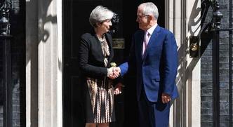 A primeira-ministra da Grã-Bretanha, Theresa May com o primeiro-ministro australiano Malcolm Turnbul(foto: AFP / Ben STANSALL - 10/7/2017) A primeira-ministra da Grã-Bretanha, Theresa May com o primeiro-ministro australiano Malcolm Turnbul(foto: AFP / Ben STANSALL - 10/7/2017)