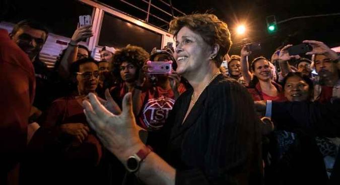 Nessa quinta, Lula e Dilma estavam reunidos com outras lideranças do partido no Sindicato dos Metalúrgicos do ABC, em São Bernardo do Campo(foto: Marcelo Cholo/AFP) Nessa quinta, Lula e Dilma estavam reunidos com outras lideranças do partido no Sindicato dos Metalúrgicos do ABC, em São Bernardo do Campo(foto: Marcelo Cholo/AFP)