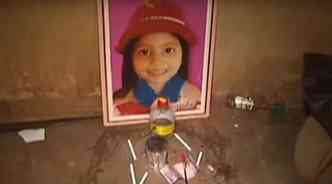 O suspeito fez uma espécie de 'altar' para a vítima, com uma foto dela quando criança (foto: Reprodução/TV Brasília)
