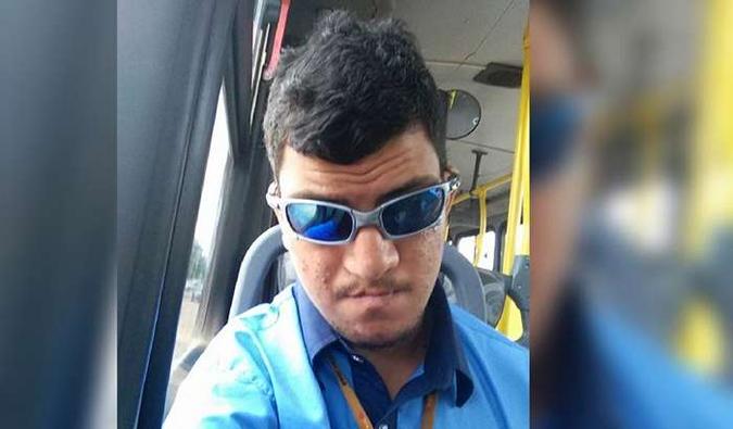 Jeferson Ribeiro de Lima Rodrigues, de 20 anos, ele foi encontrado por uma equipe do Corpo de Bombeiros (foto: Reprodução/Facebook ) Jeferson Ribeiro de Lima Rodrigues, de 20 anos, ele foi encontrado por uma equipe do Corpo de Bombeiros (foto: Reprodução/Facebook )