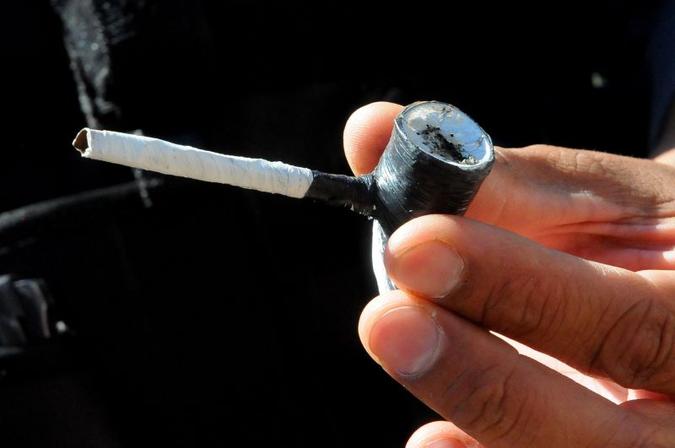 Cachimbo produzido manualmente e usado para consumo de crack(foto: Edilson Rodrigues/CB/D.A Press - 23/8/2011) Cachimbo produzido manualmente e usado para consumo de crack(foto: Edilson Rodrigues/CB/D.A Press - 23/8/2011)