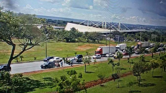 Acidente na Epia Sul causa retenção no trânsito na manhã desta segunda-feira (25/11)(foto: Divulgação/DER) Acidente na Epia Sul causa retenção no trânsito na manhã desta segunda-feira (25/11)(foto: Divulgação/DER)