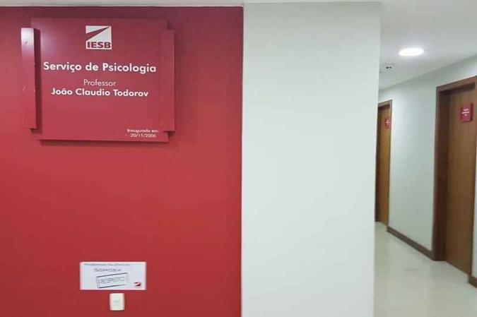 Serviço de atendimento psicológico do Iesb Serviço de atendimento psicológico do Iesb