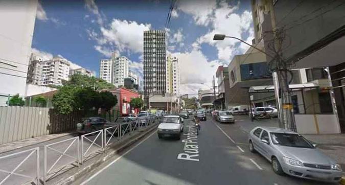 Condutor fugiu do local do acidente e foi encontrado na Avenida Getúlio Vargas(foto: Reprodução / Google Street View) Condutor fugiu do local do acidente e foi encontrado na Avenida Getúlio Vargas(foto: Reprodução / Google Street View)