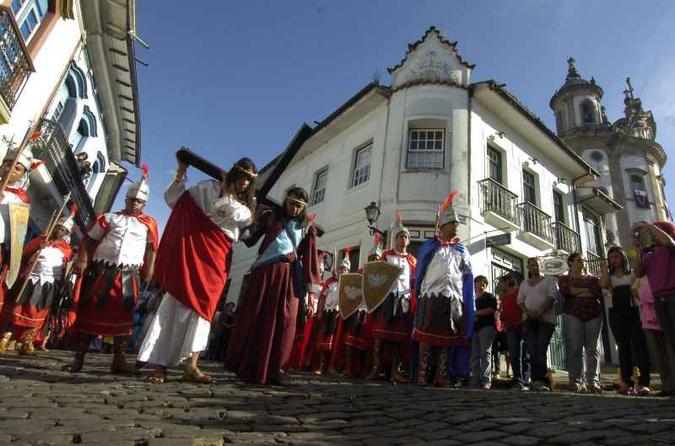 Via Sacra nas ruas de Ouro Preto, em Minas Gerais (foto: Beto Magalhaes/EM) Via Sacra nas ruas de Ouro Preto, em Minas Gerais (foto: Beto Magalhaes/EM)