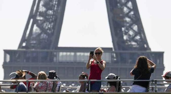 Esta não é a primeira vez que a Torre Eiffel fecha suas portas aos turistas(foto: Alain Jocard/AFP ) Esta não é a primeira vez que a Torre Eiffel fecha suas portas aos turistas(foto: Alain Jocard/AFP )