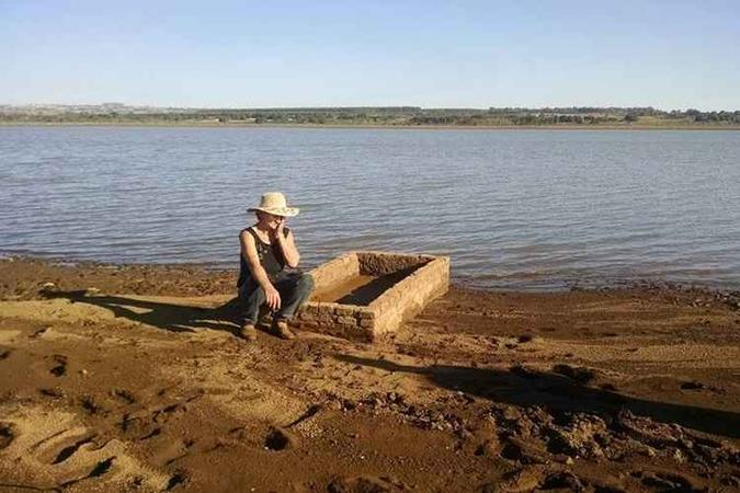 No ano passado, a seca castigou a propriedade de Prakceda Jakubowsi (acima), onde a família planta flores tropicais para garantir o sustento(foto: Arquivo Pessoal) No ano passado, a seca castigou a propriedade de Prakceda Jakubowsi (acima), onde a família planta flores tropicais para garantir o sustento(foto: Arquivo Pessoal)